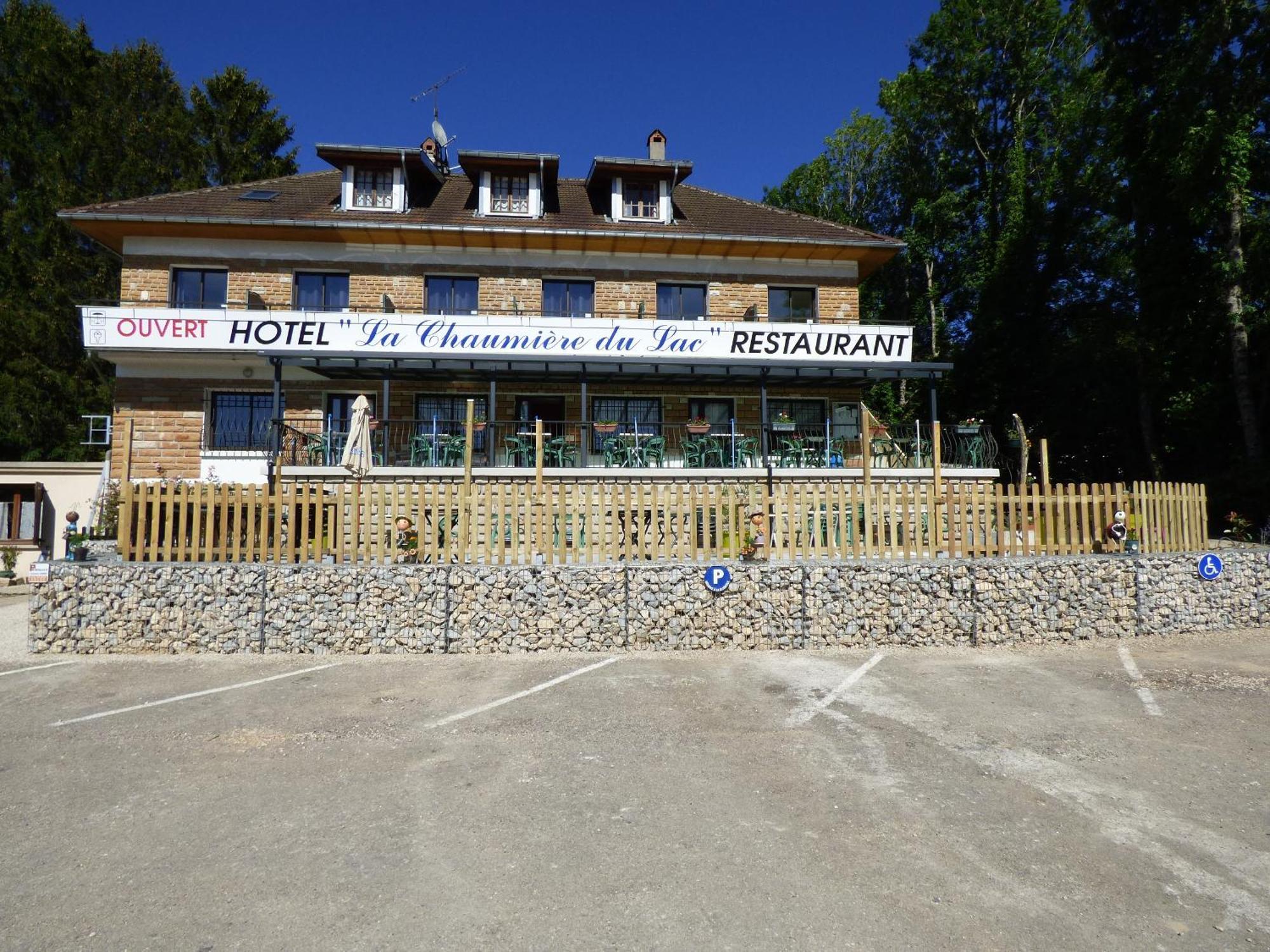 Hotel Restaurant La Chaumiere Du Lac Clairvaux-les-Lacs Bagian luar foto