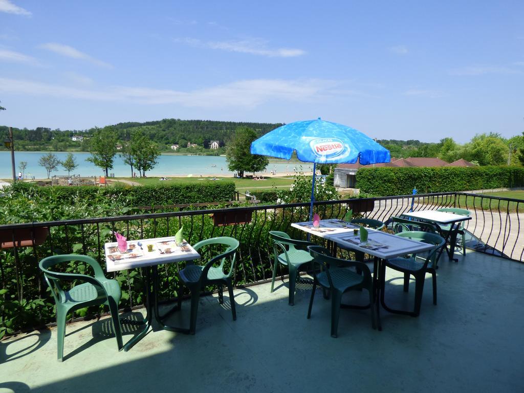 Hotel Restaurant La Chaumiere Du Lac Clairvaux-les-Lacs Bagian luar foto